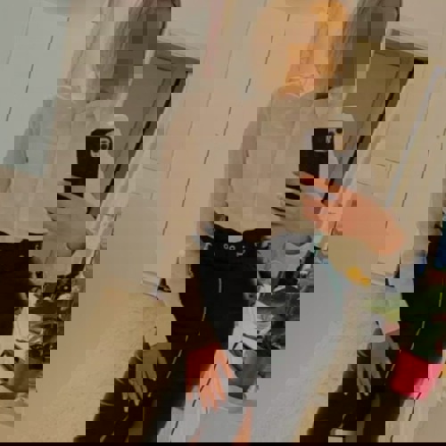 Lara1151248