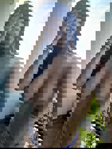 Trumprose - +447405010490